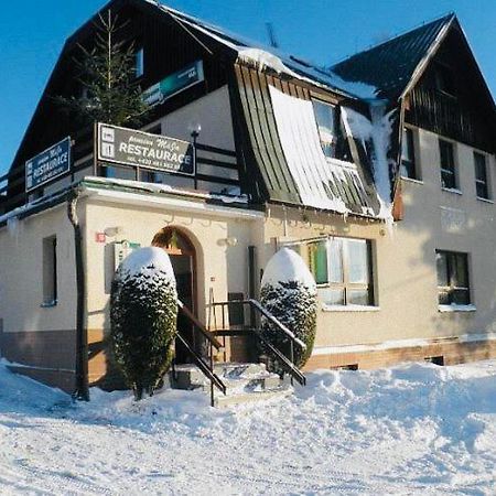 Restaurace A Penzion Maja Benecko Exterior photo