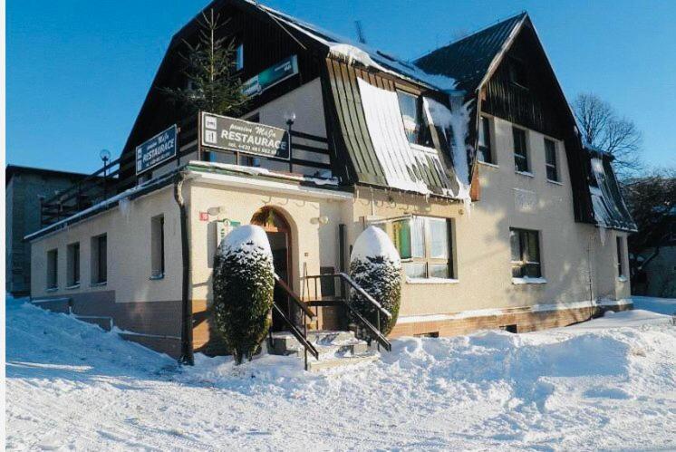 Restaurace A Penzion Maja Benecko Exterior photo